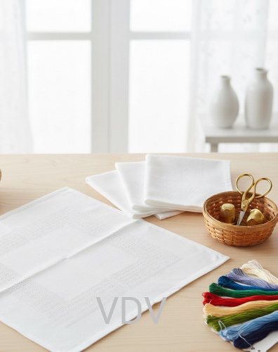 Білі серветки під вишивку нитками 0.33х0.33 м ( 4 шт.) 