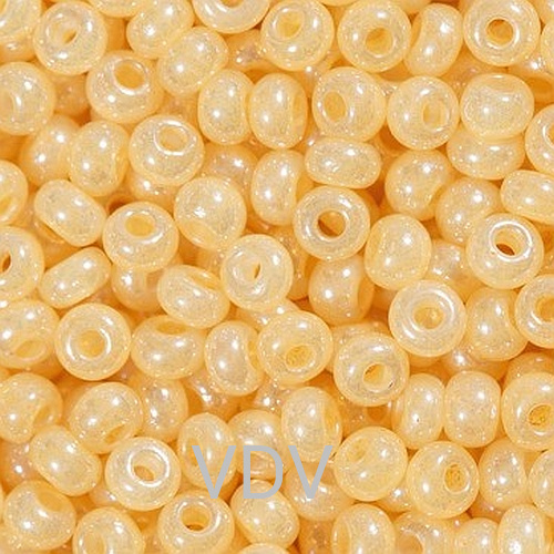 47185/535-10/0-19001-331 Бісер Чехія (перлиновий топлене молоко) 50 г