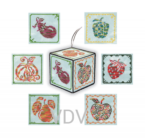 М-0363  "Куб-фауна" (набір для вишивання муліне ДМС+ бісер Preciosa) 8.5х8.5х8.5 см (на тканині DMC 222M мармур)