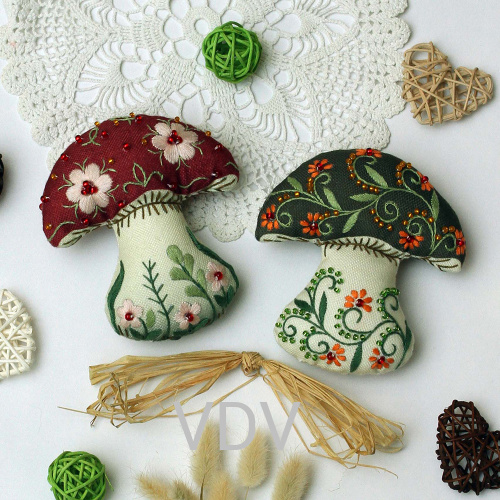 М-0356 "Грибочки" набір для виготовлення іграшки, декоративна вишивка, 2 шт. в комплекті) 10,5х12 см