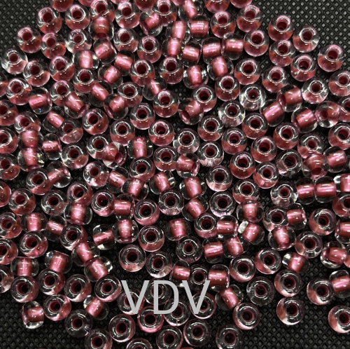 68298-2/0-19001-331 Бісер Чехія (профарбований з блискучо-малиновою серединкою) 50 г