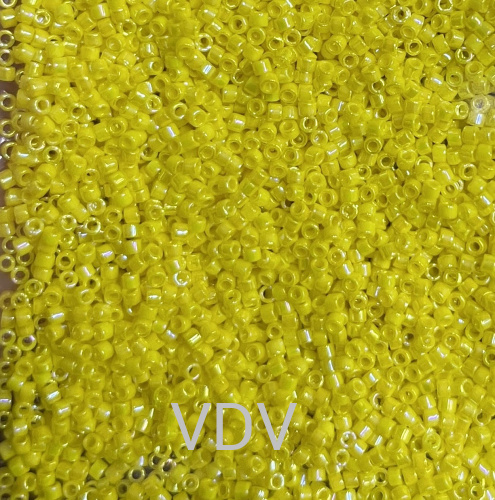 DB-160 Бісер Miyuki Delica Beads 11/0 (райдужний жовтий яскравий) 50 г