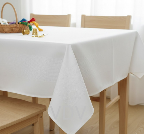 Біла скатертина під вишивку нитками (1.45х1.40 м) (п/е+б/в)