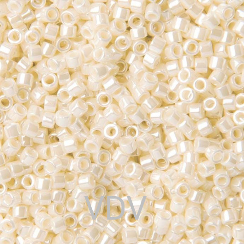 DB-1900 Бісер Miyuki Delica Beads 11/0 (перлиновий молочний насичений) 50 гр