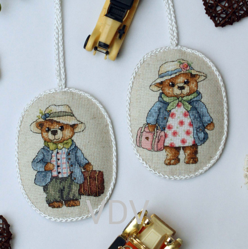 М-0322 "Ведмедики (2 іграшки в комплекті)" (набір для вишивання муліне ДМС) 10х13,5 см
