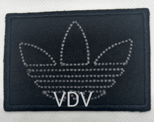 ТА-Г-Adidas Термоаплікація клейова 77х55 мм, чорний з т. сірою ниткою (уп. 5 шт)
