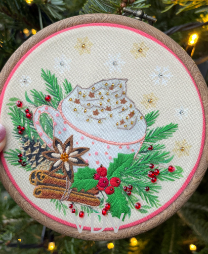ВК-0113 "Різдвяне капучіно" (набір для вишивання декоративною вишивкою та бісером з п'яльцями-рамкою ДМС) Ø 13.5 см