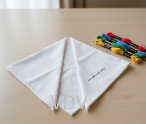 Біла серветка під вишивку нитками 0.72х0.72 м (пе+бв)