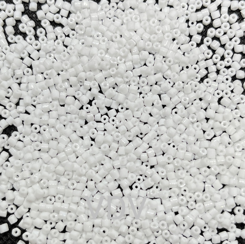 03050-10/0 Бісер Чехія (рубка натуральний білий) 50 г