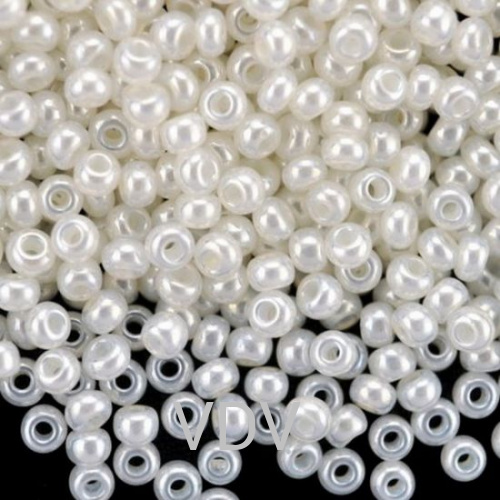 4019-4/0-46102 Бісер Чехія (для біжутерії перлиновий білий) 50 г
