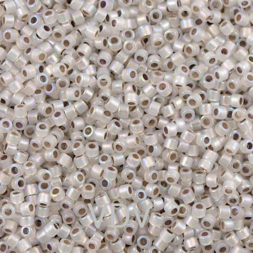 DB-223 Бісер Miyuki Delica Beads 11/0 (профарбований беж з райдужним напиленням) 50 гр