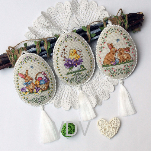 М-0333 "Великдень на порозі (3 іграшки в комплекті)" (набір для вишивання муліне ДМС) 7х10,5 см